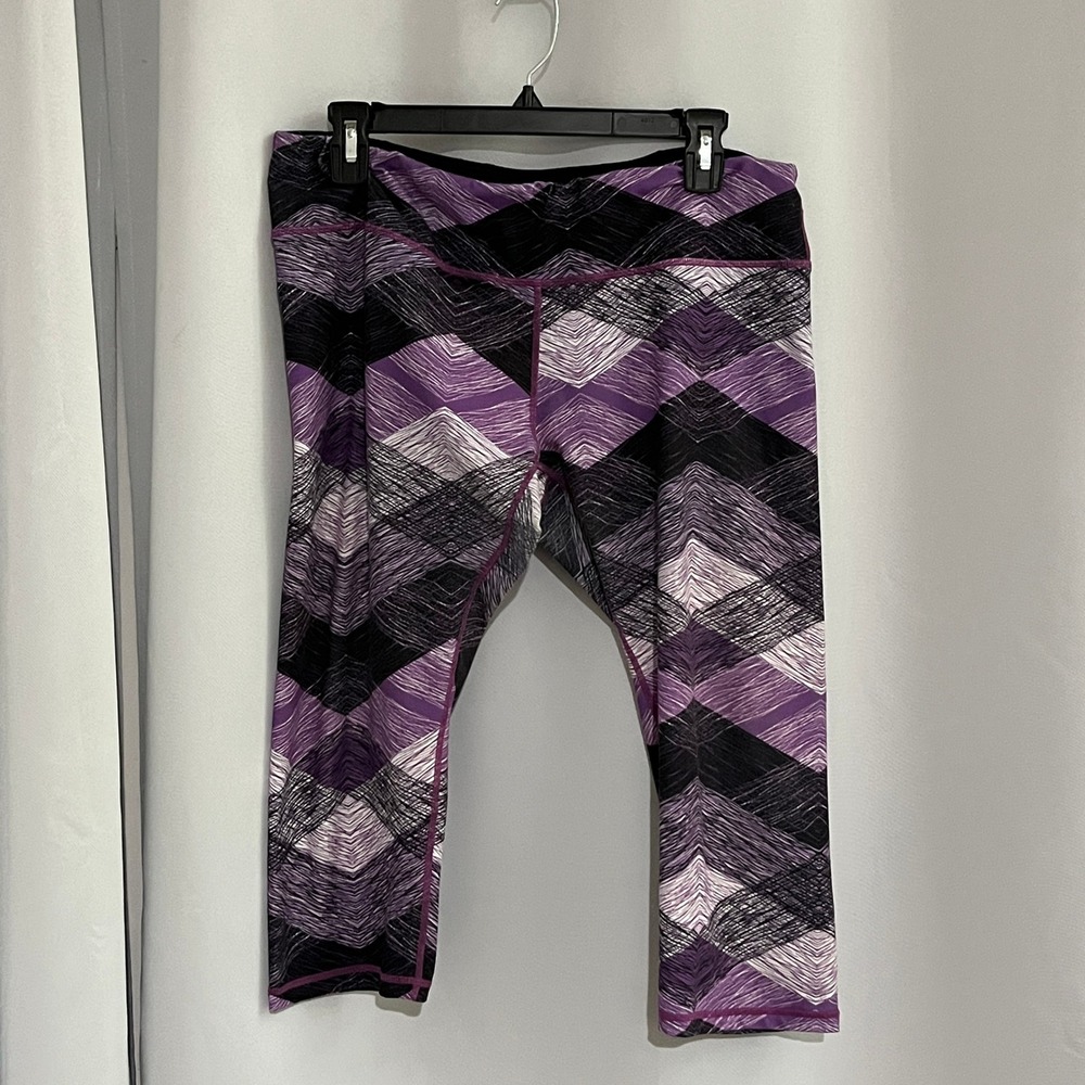 ODODOS Capri Leggings Women XL Purple Geometric Bold Athletic Pocket Performance - Picture 2 of 8